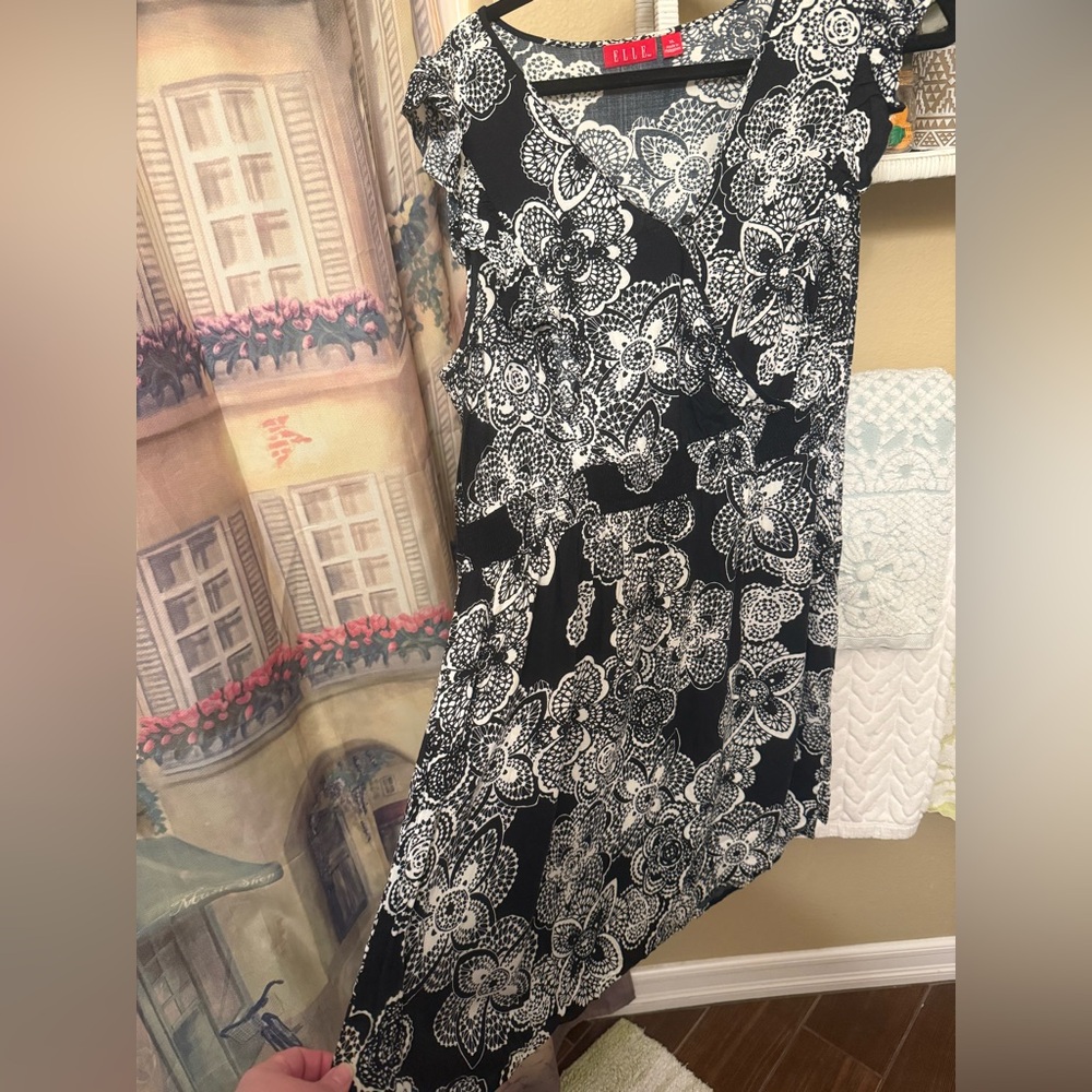 Elle Monochrome Floral Pattern Dress